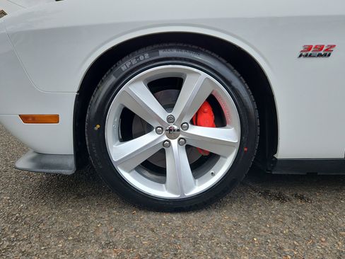 Used 2012 Dodge Challenger SRT8 w/ Premium Sound Group image 33