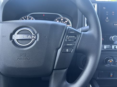 Used 2025 Nissan Frontier SV RWD image 20