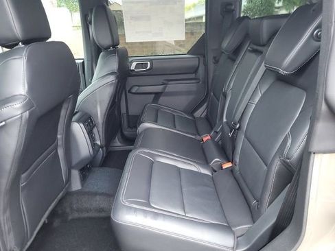 New 2025 Ford Bronco Outer Banks w/ Black Appearance Package image 14