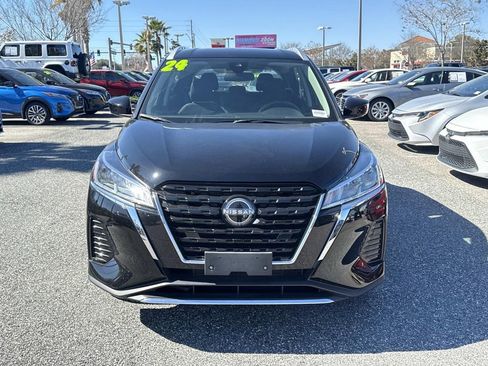 Certified 2024 Nissan Kicks SV image 9