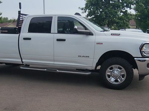 Used 2021 RAM 2500 Tradesman w/ Chrome Appearance Group AWD/4WD image 12
