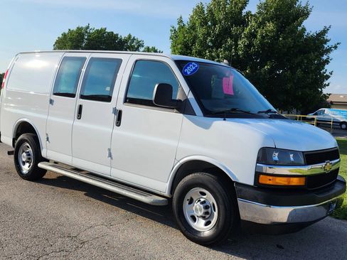 Used 2023 Chevrolet Express 2500 w/ Driver Convenience Package image 9