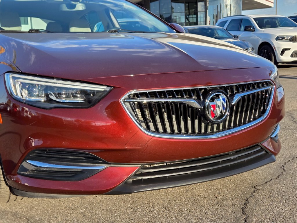 Used 2018 Buick Regal Preferred w/ Sights and Sounds Package FWD image 8