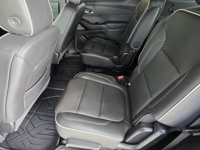 Used 2023 Chevrolet Traverse Premier w/ Redline Edition FWD image 10