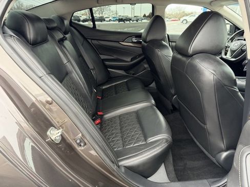 Used 2016 Nissan Maxima Platinum image 11