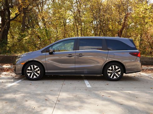 Certified 2025 Honda Odyssey EX-L image 6