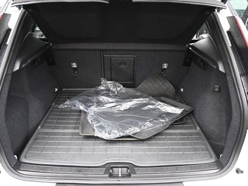 Certified 2023 Volvo XC40 Recharge Ultimate w/ Protection Package Premier image 18