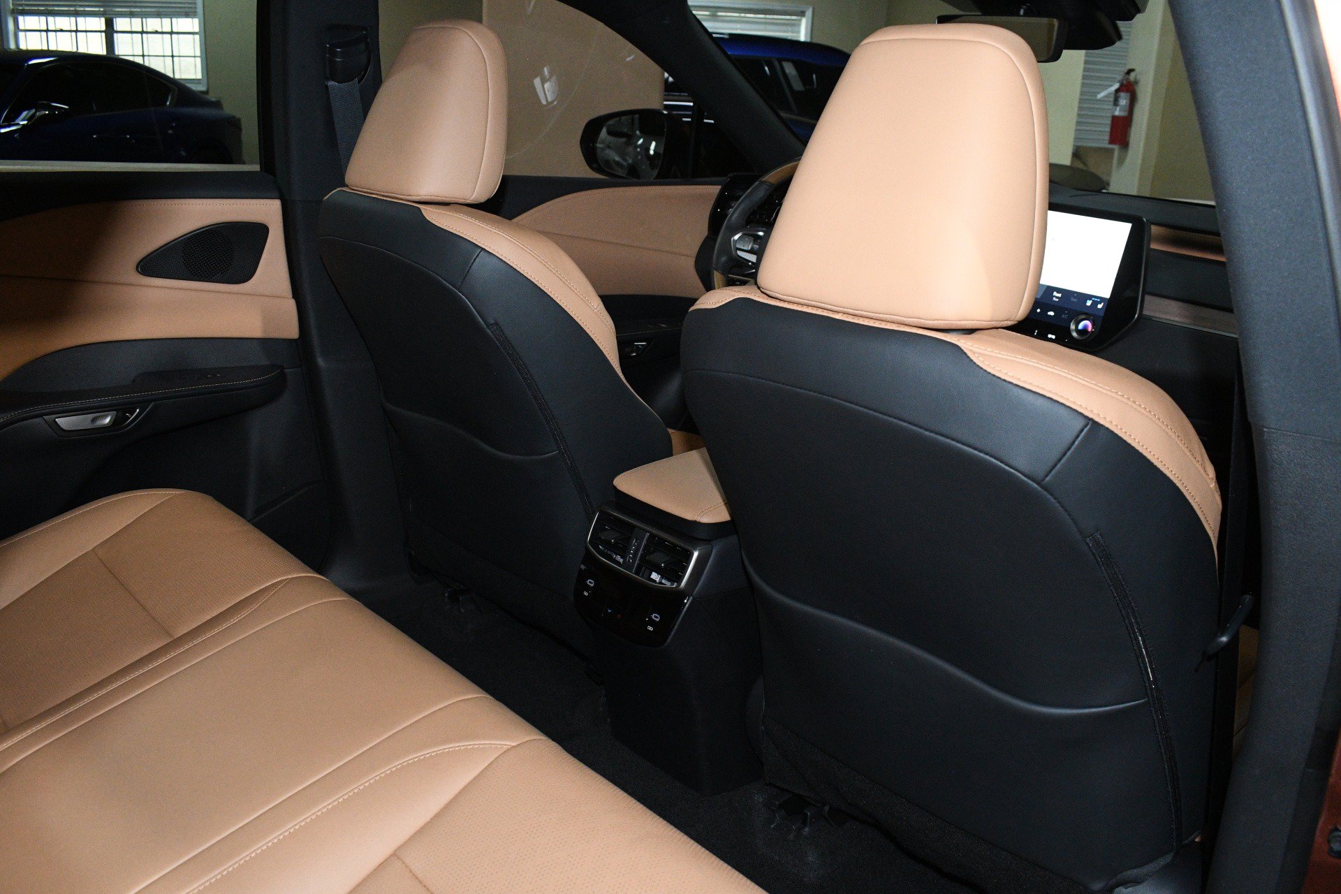 Used 2025 Lexus RX 350 Premium Plus w/ Convenience Package FWD image 16