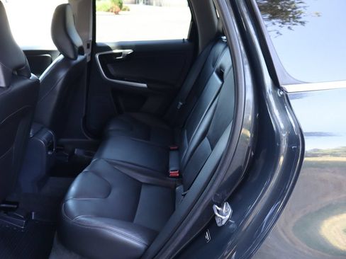 Used 2015 Volvo XC60 T5 AWD/4WD image 20