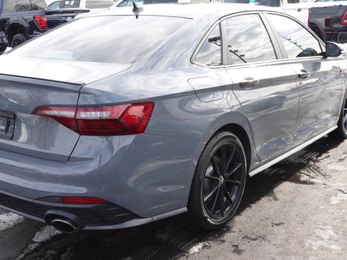 Used 2024 Volkswagen Jetta GLI 40th Anniversary Edition image 10