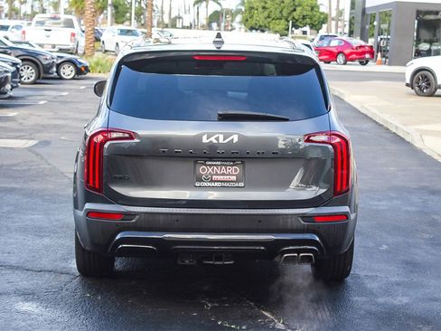 Used 2022 Kia Telluride EX w/ EX Premium Package image 5