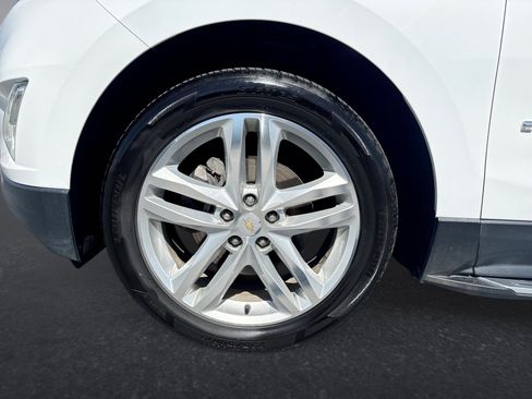 Used 2018 Chevrolet Equinox Premier w/ Infotainment II Package AWD/4WD image 16