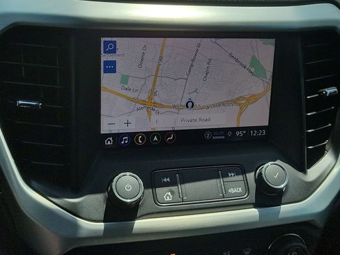 Used 2023 GMC Acadia SLT FWD image 14