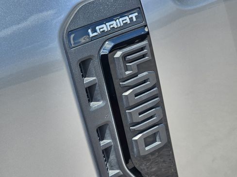 Used 2023 Ford F250 Lariat w/ Lariat Ultimate Package AWD/4WD image 12