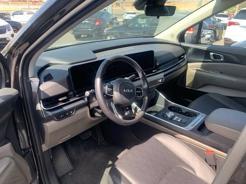 Used 2026 Kia Carnival LXS FWD image 10