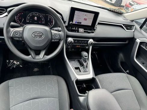 Used 2025 Toyota RAV4 XLE image 9