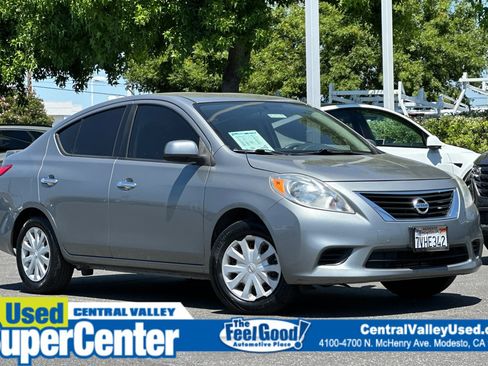Used 2014 Nissan Versa SV FWD image 1