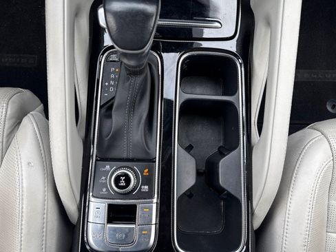 Used 2020 Kia Telluride SX w/ SX Prestige Package image 26