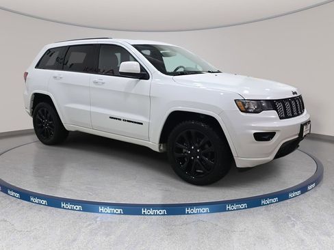 Used 2019 Jeep Grand Cherokee Altitude image 5