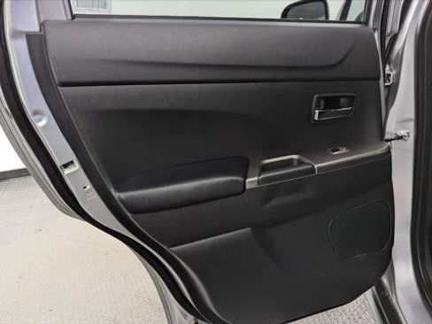 Used 2024 Mitsubishi Outlander Sport SE image 16