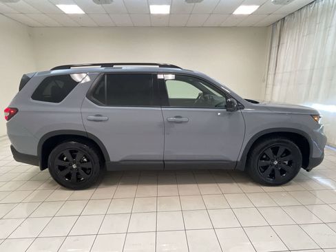 Certified 2025 Honda Pilot Black Edition image 29