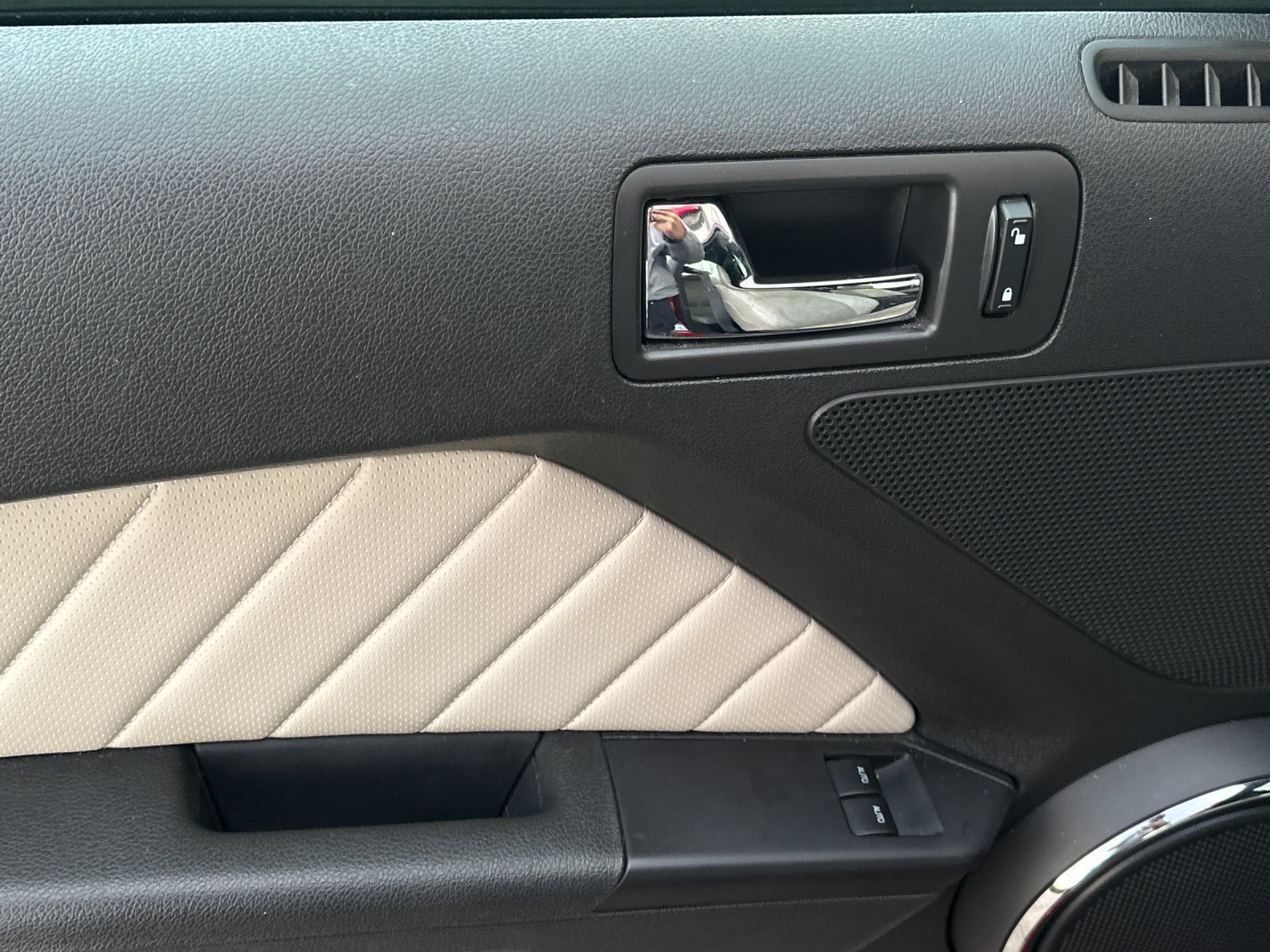Used 2014 Ford Mustang GT Premium w/ Electronics Package RWD image 11