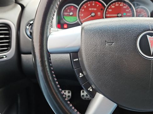 Used 2006 Pontiac GTO image 17
