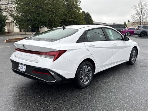 New 2026 Hyundai Elantra Blue image 7