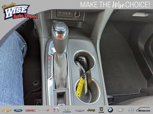 Used 2021 Chevrolet Equinox LT FWD image 16
