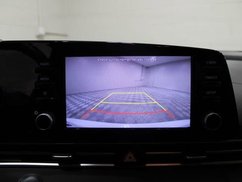 Used 2022 Hyundai Elantra SEL w/ Convenience Package image 4