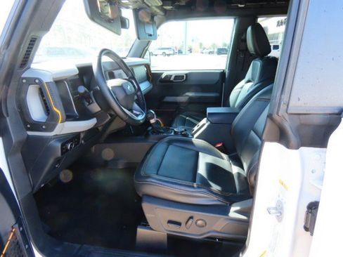 Used 2023 Ford Bronco Badlands image 24