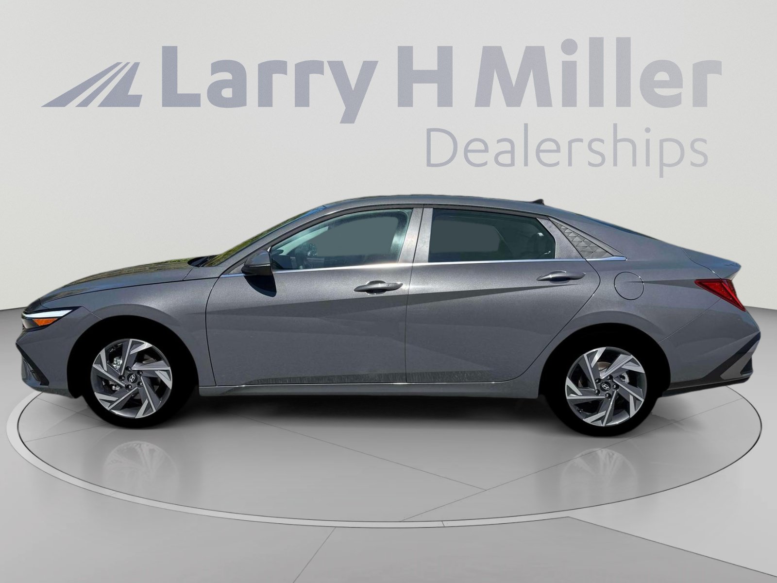 New 2026 Hyundai Elantra Limited FWD image 3