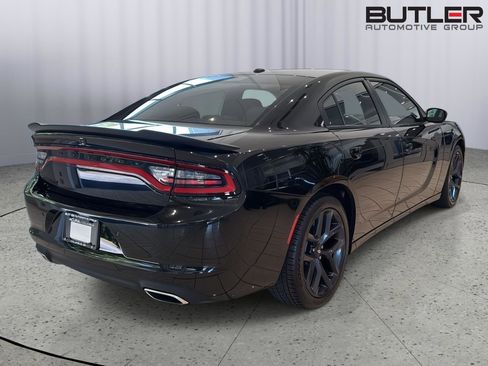 Used 2021 Dodge Charger SXT w/ Blacktop Package RWD image 5