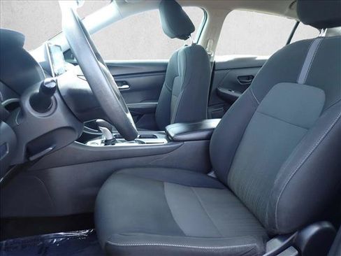 Used 2024 Nissan Sentra SV FWD image 9