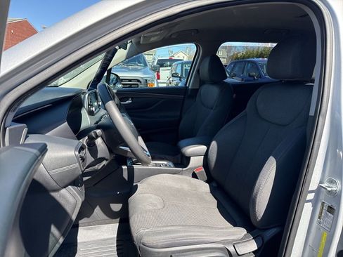 Used 2020 Hyundai Santa Fe SE image 13