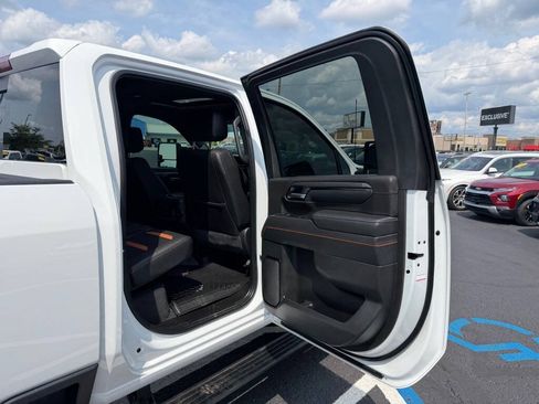 Used 2026 GMC Sierra 2500 AT4 w/ AT4 Premium Plus Package AWD/4WD image 53
