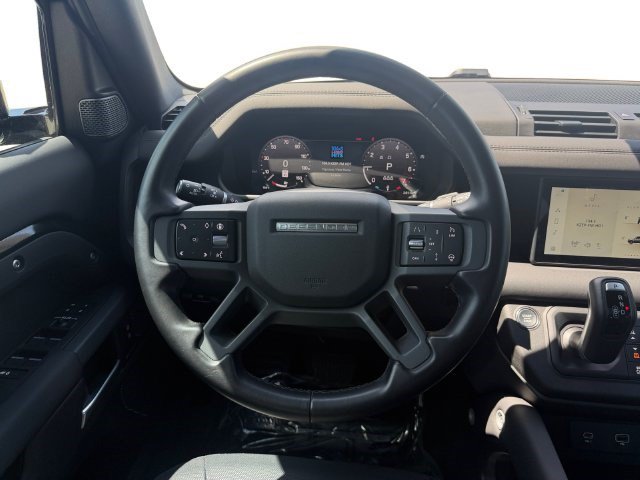 Used 2024 Land Rover Defender 110 X-Dynamic SE AWD/4WD image 13
