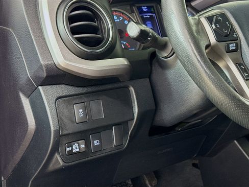 Used 2020 Toyota Tacoma SR5 image 10