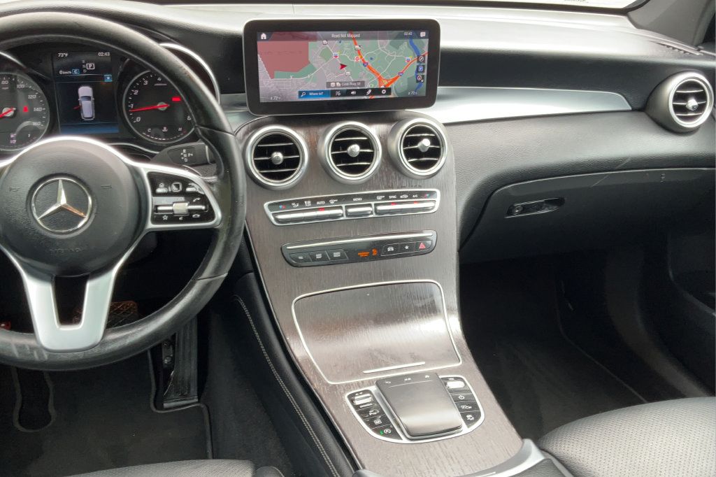 Used 2020 Mercedes-Benz GLC 300 4MATIC w/ Parking Assistance Package image 15