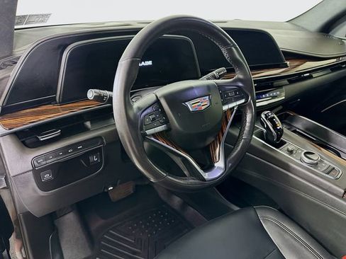 Used 2021 Cadillac Escalade Luxury AWD/4WD image 11