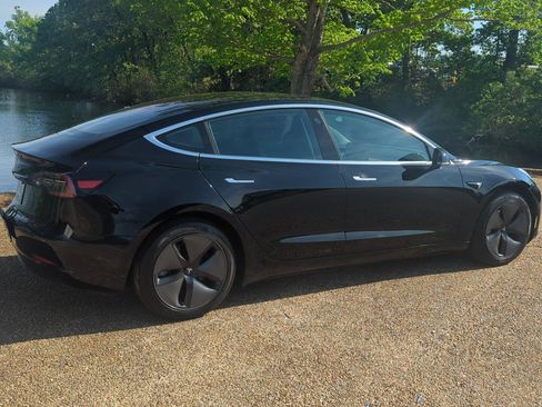 Used 2018 Tesla Model 3 Performance AWD/4WD image 3
