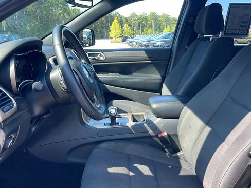 Used 2015 Jeep Grand Cherokee Laredo w/ Quick Order Package 23E RWD image 18
