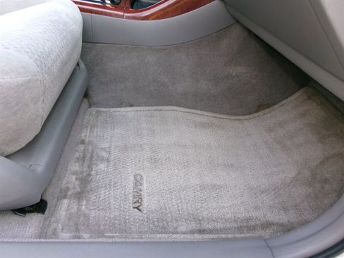 Used 2002 Toyota Camry XLE image 19