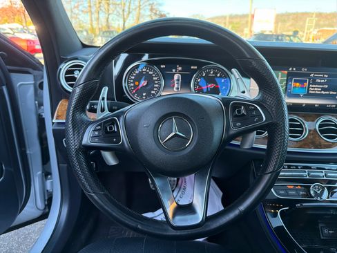 Used 2017 Mercedes-Benz E 300 4MATIC image 23