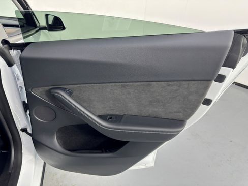 Used 2023 Tesla Model Y Long Range image 45