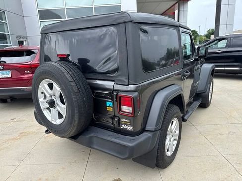 Used 2018 Jeep Wrangler Sport AWD/4WD image 7