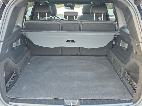 Used 2022 Mercedes-Benz GLB 250 w/ Premium Package Lite image 4