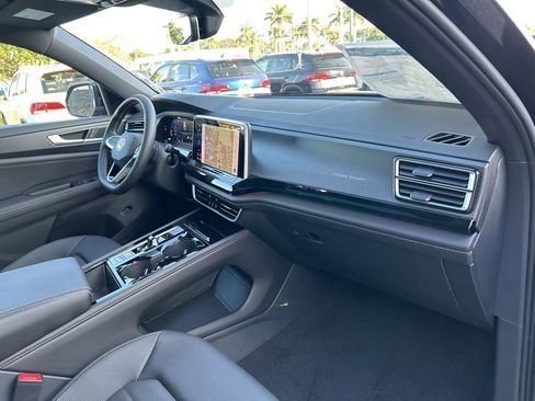 Used 2025 Volkswagen Atlas Cross Sport SEL image 41