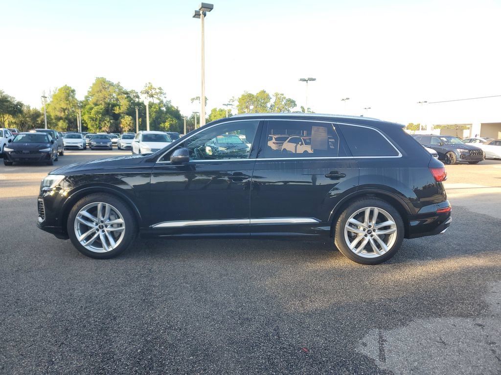 Certified 2025 Audi Q7 3.0T Premium Plus w/ Premium Plus Package AWD/4WD image 8