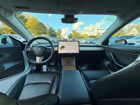 Used 2020 Tesla Model 3 Long Range image 17